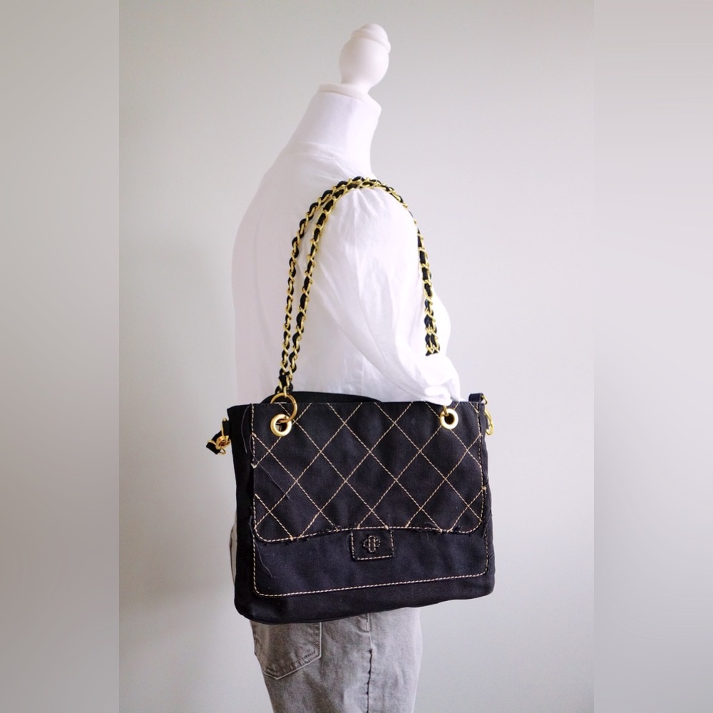 Black canvas chain bag